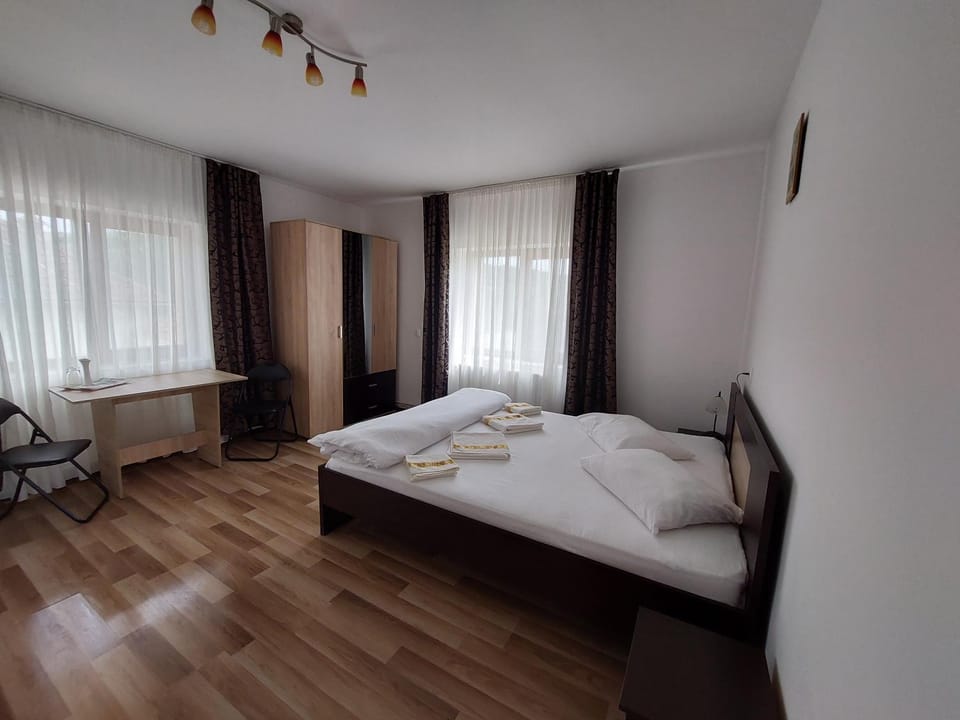 Pensiunea agroturistica "Cheile Cibului" Farm Stay in Romania