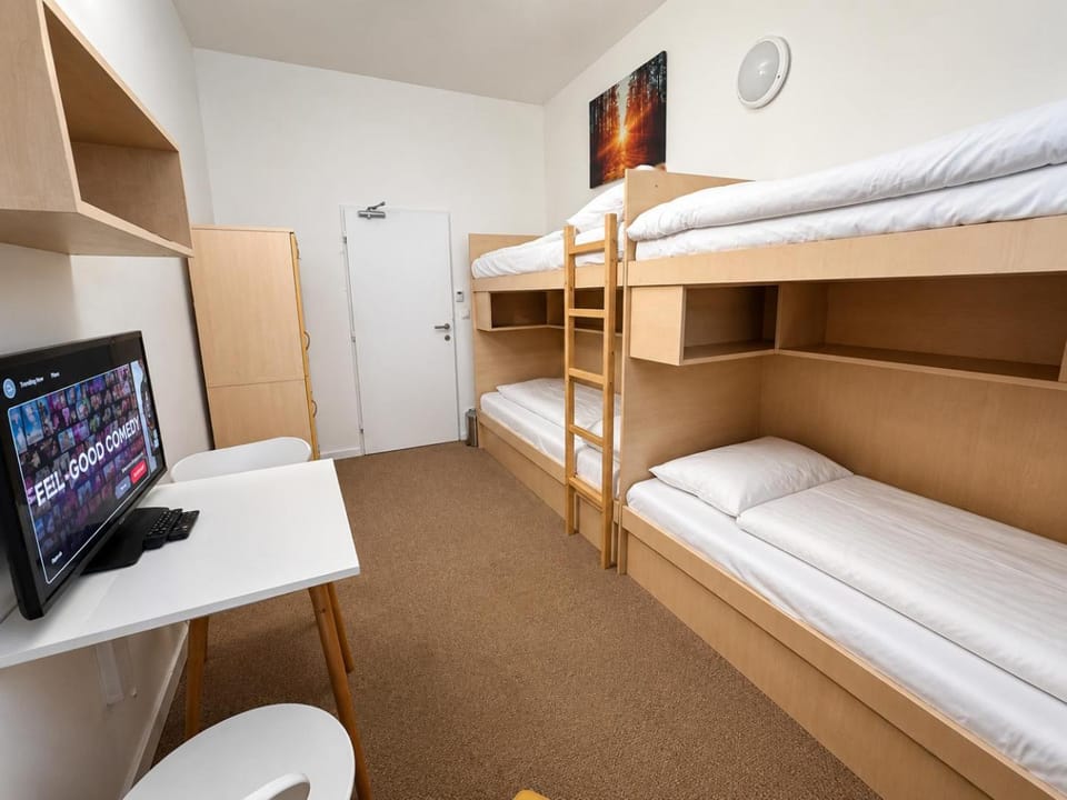 Bed, Bedroom, bunk bed, wardrobe