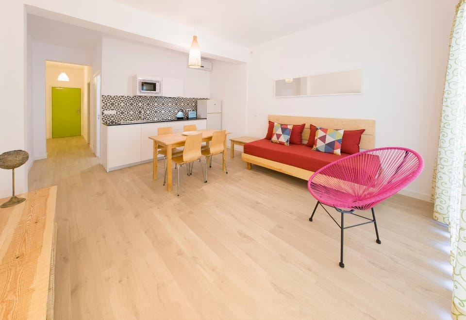 Living room, Dining area