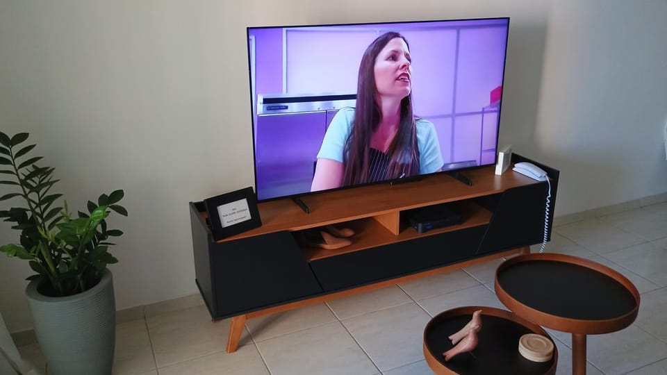 TV and multimedia, Living room, Evening entertainment