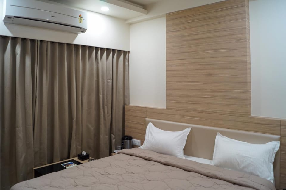 Bedroom, bunk bed