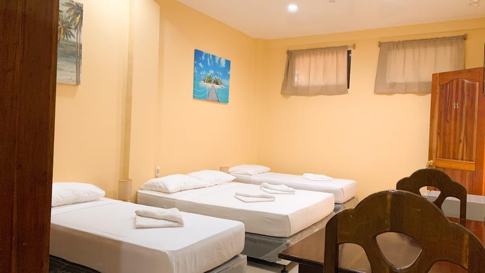 Bed, Photo of the whole room, Seating area, Bedroom, towels