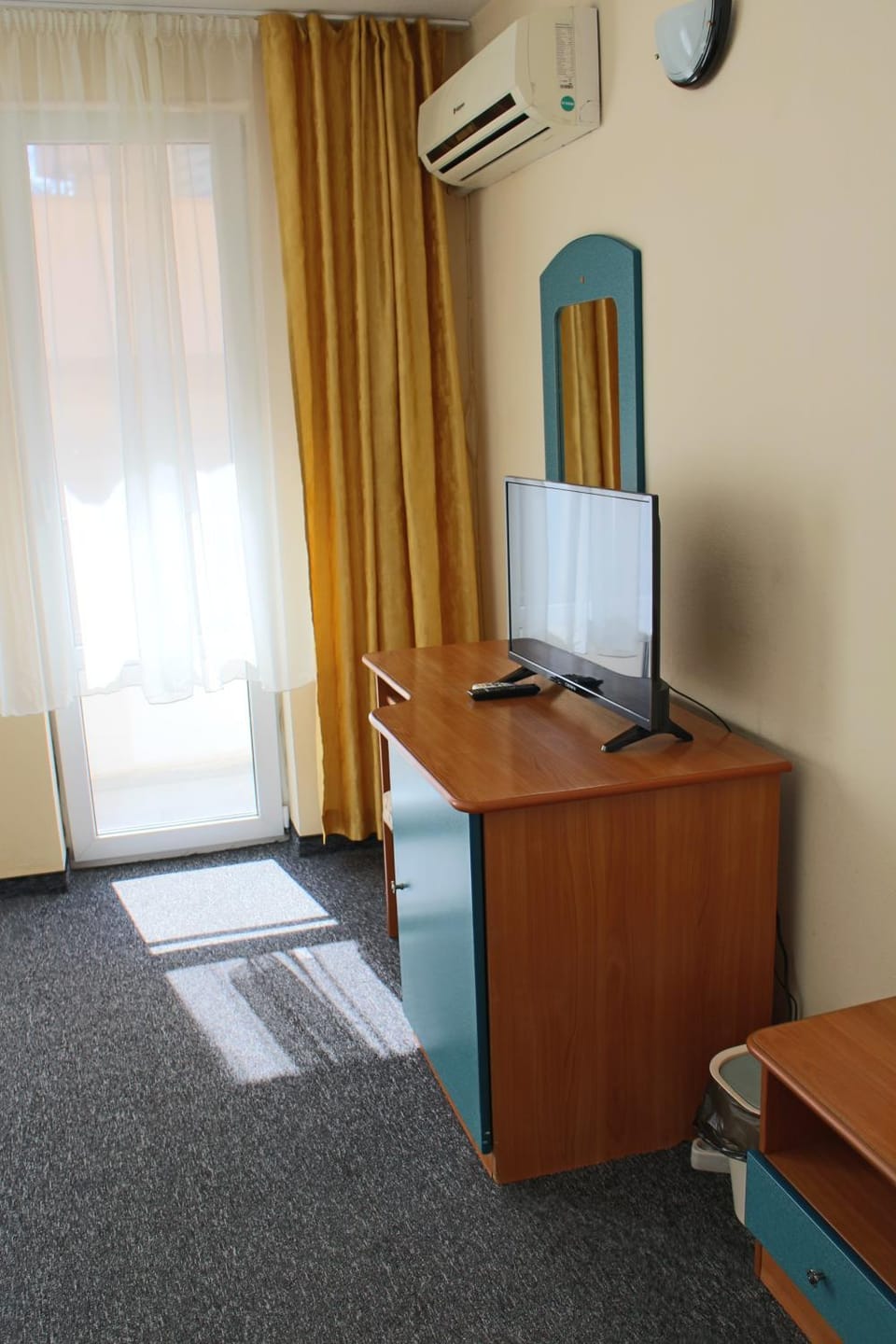 TV and multimedia, air conditioner
