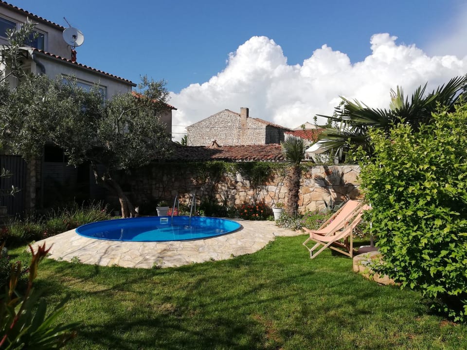 Garden, Swimming pool