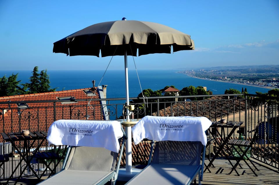 Day, Summer, Balcony/Terrace, On site, City view, Landmark view, Mountain view, Sea view