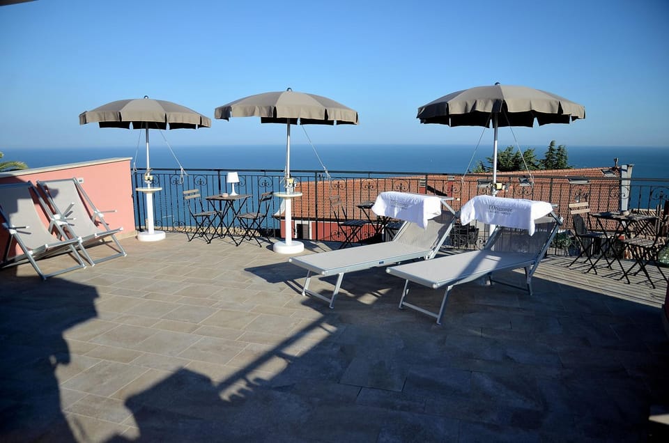 Day, Summer, Solarium, Balcony/Terrace, On site, City view, Landmark view, Mountain view, Sea view