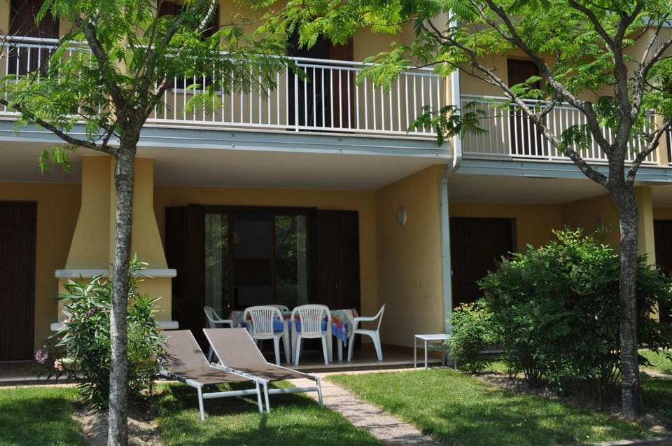 Garden, Balcony/Terrace