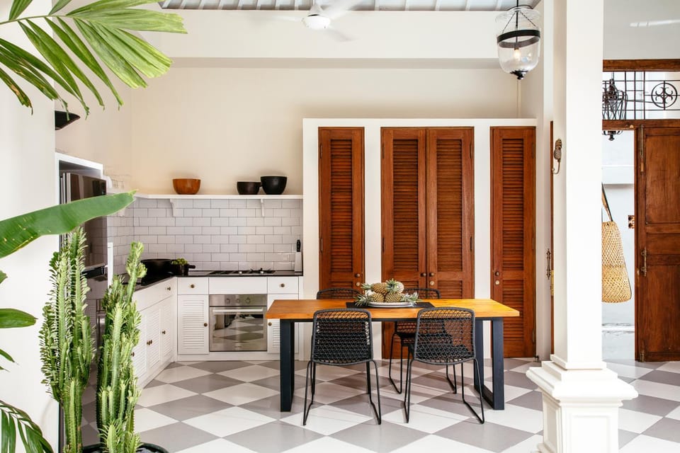 Kitchen or kitchenette, Photo of the whole room, Dining area