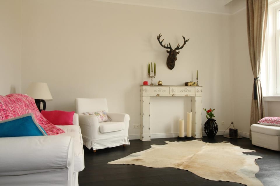 Living room, Decorative detail