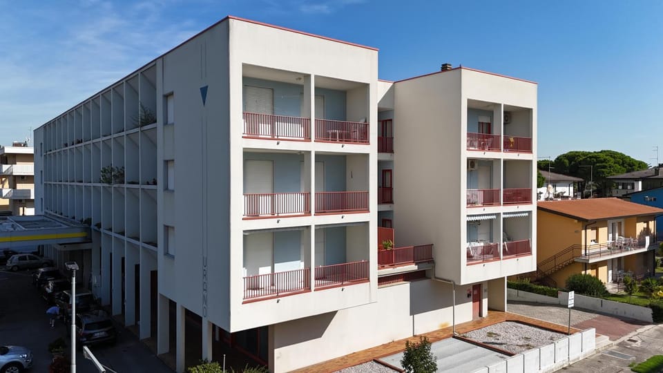 Property building, Balcony/Terrace