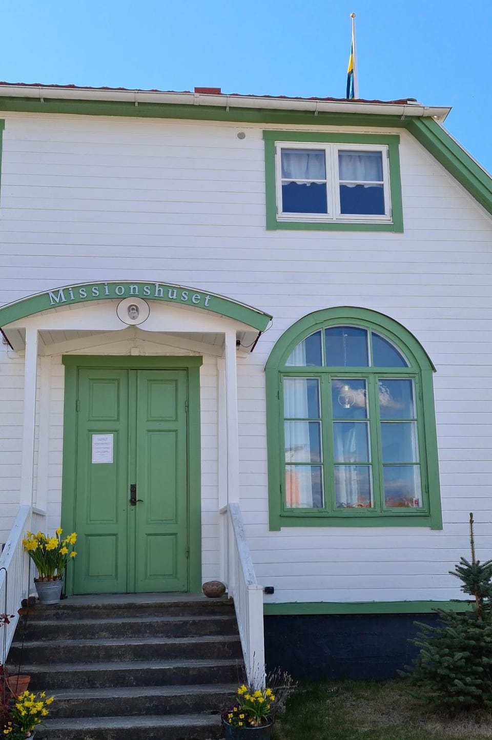 Facade/entrance