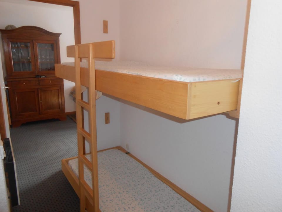 bunk bed