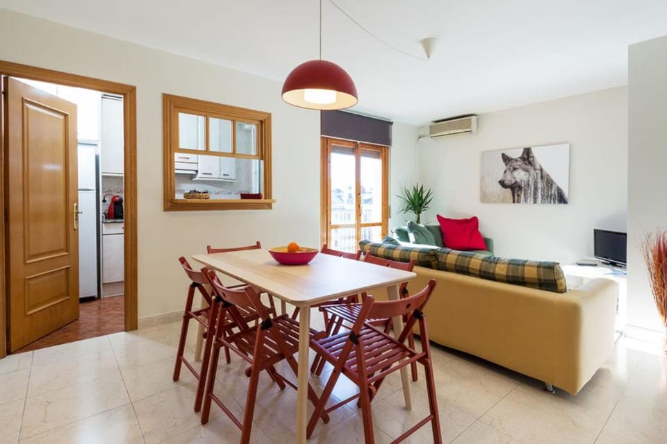 Living room, Dining area