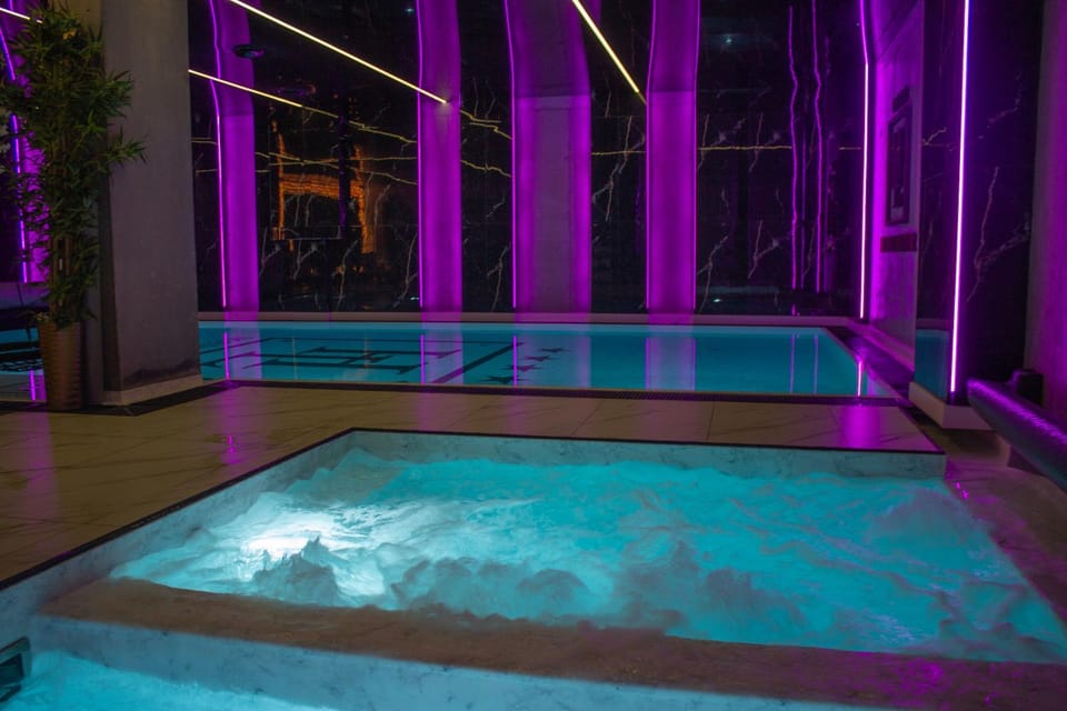 Pool view, Swimming pool