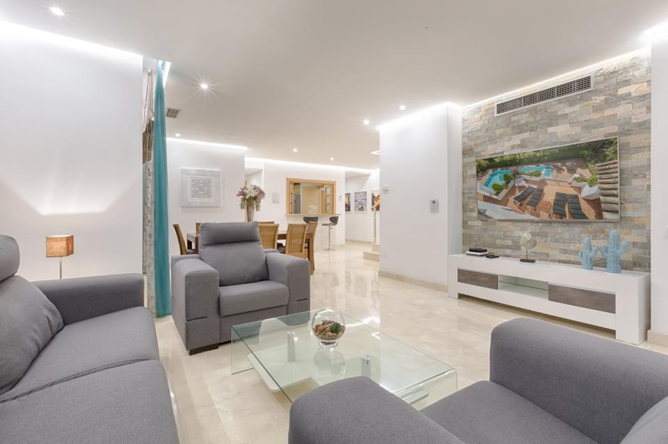 TV and multimedia, Living room, Dining area