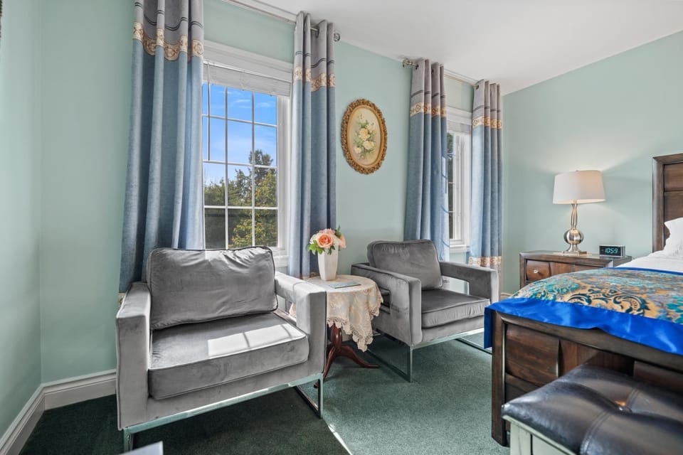 Charlottetown House Bed and Breakfast in Niagara-on-the-Lake