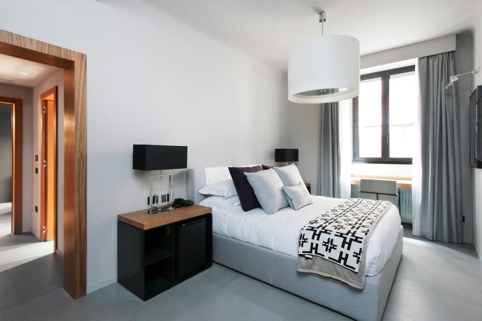 Bed, People, Photo of the whole room, Bedroom, Family