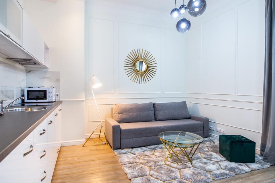 Kitchen or kitchenette, Seating area