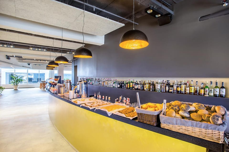 Restaurant/places to eat, Continental breakfast