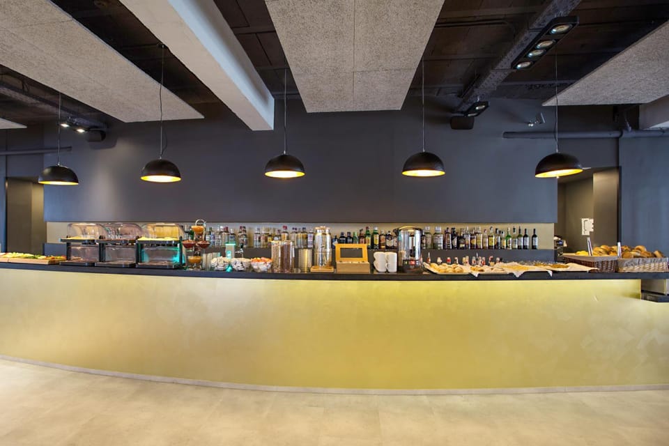 Lounge or bar, Continental breakfast