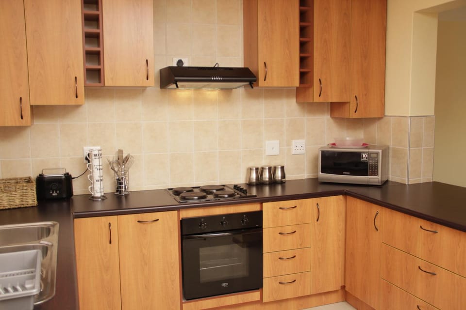 Kitchen or kitchenette, Communal kitchen