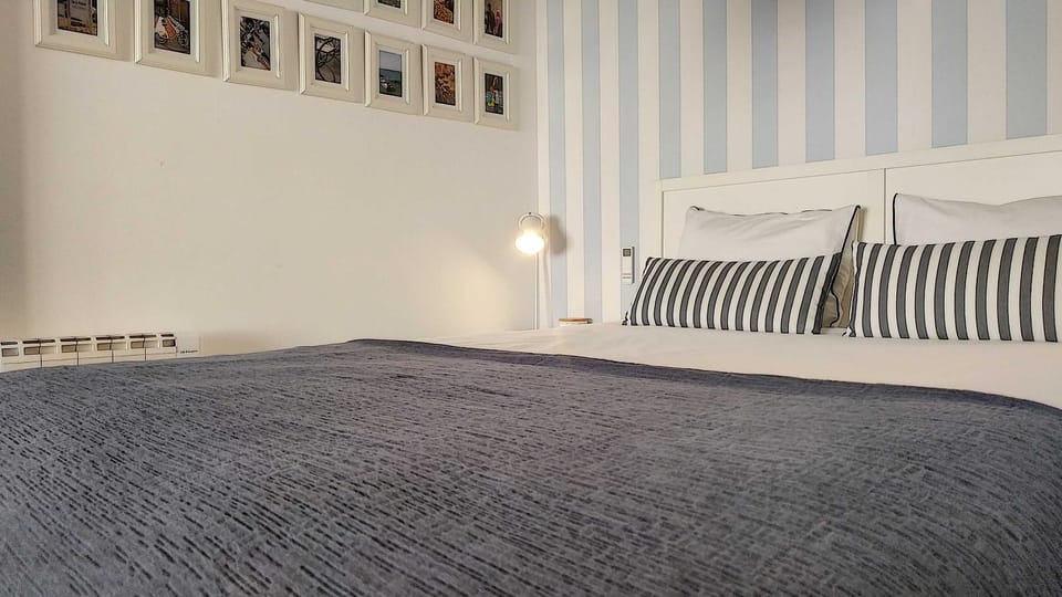 Bed, Decorative detail, Bedroom