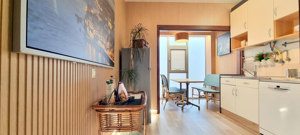Kitchen or kitchenette, Dining area, stove, kitchen