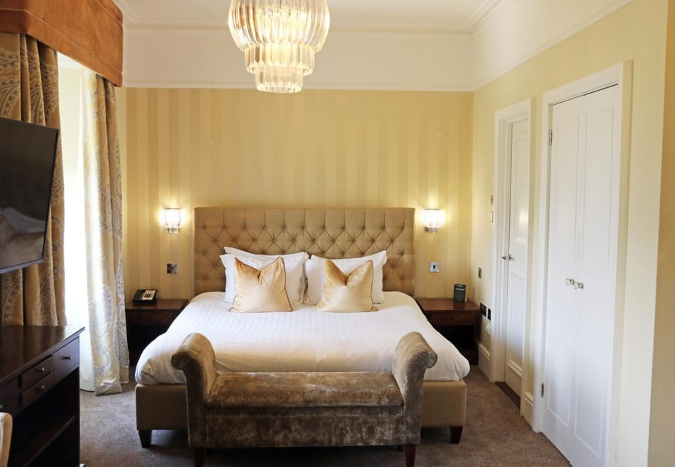 Bed, TV and multimedia