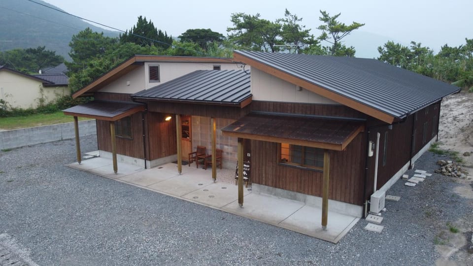 Goto Backpackers Pole Bed and Breakfast in Japan