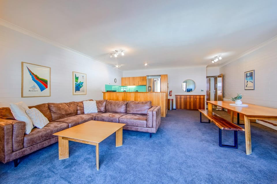 Snow Ski Apartments Extra Spacious 40 Apartment in Falls Creek