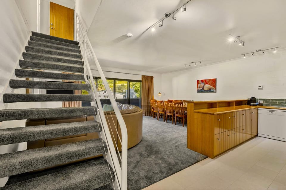 Snow Ski Apartments Extra Spacious Penthouse 41 Apartment in Falls Creek