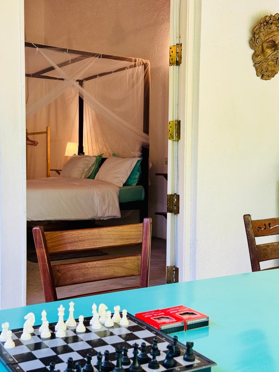 Bed, Dining area