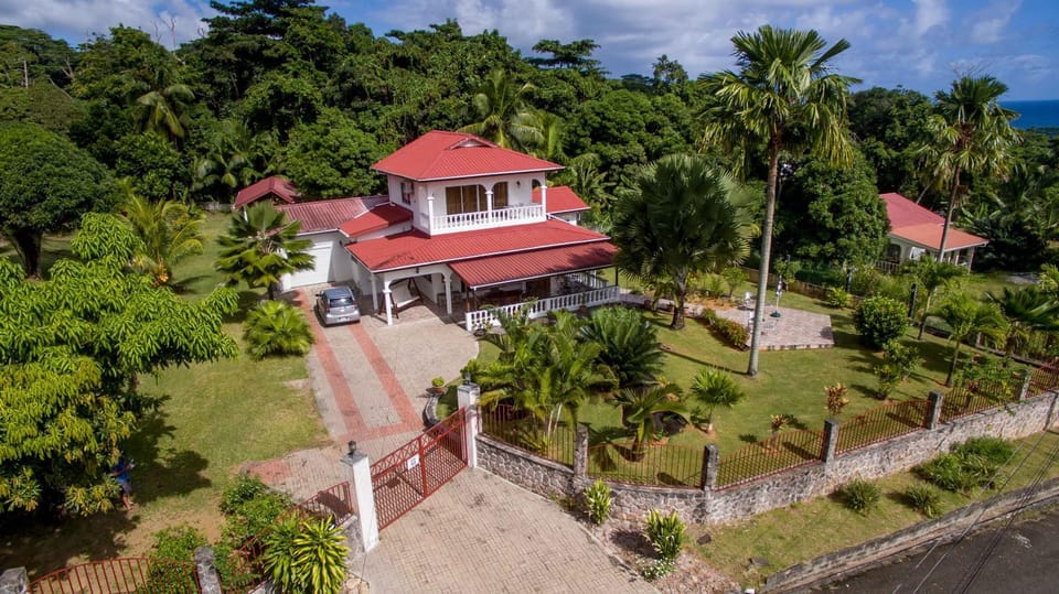 Facade/entrance, Garden, Garden view