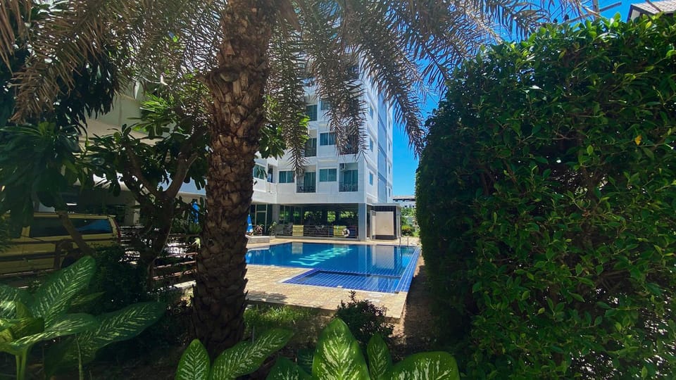 Property building, Garden, Swimming pool