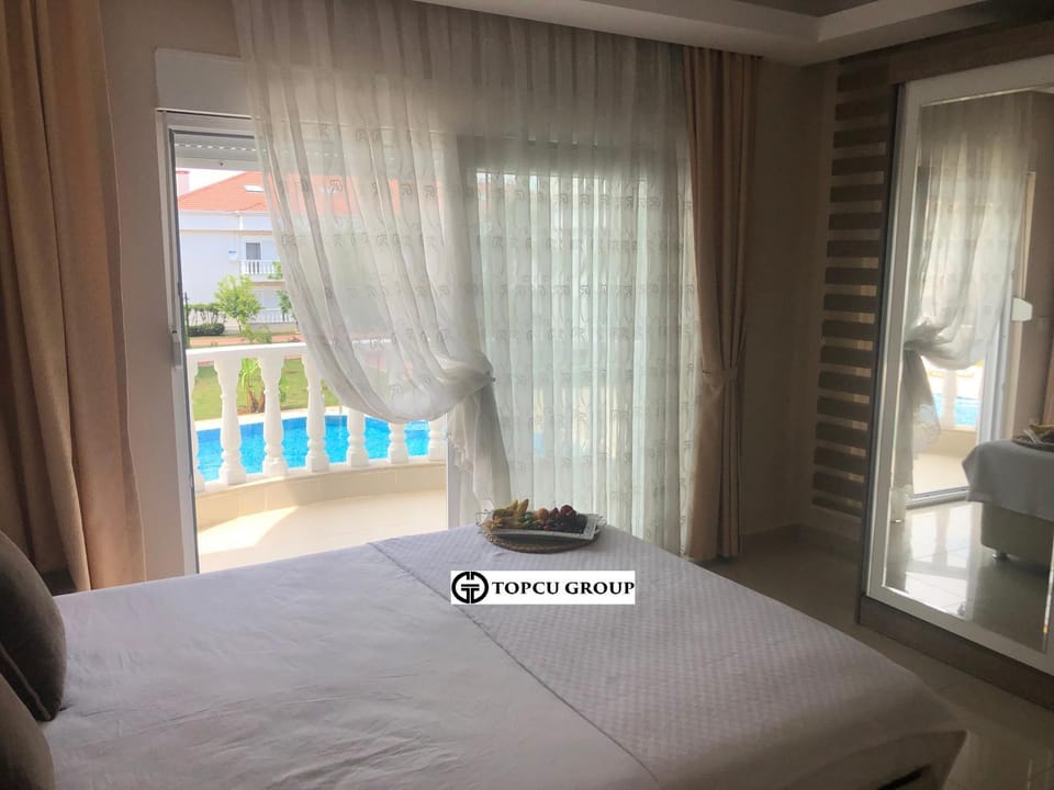 Bedroom, Pool view