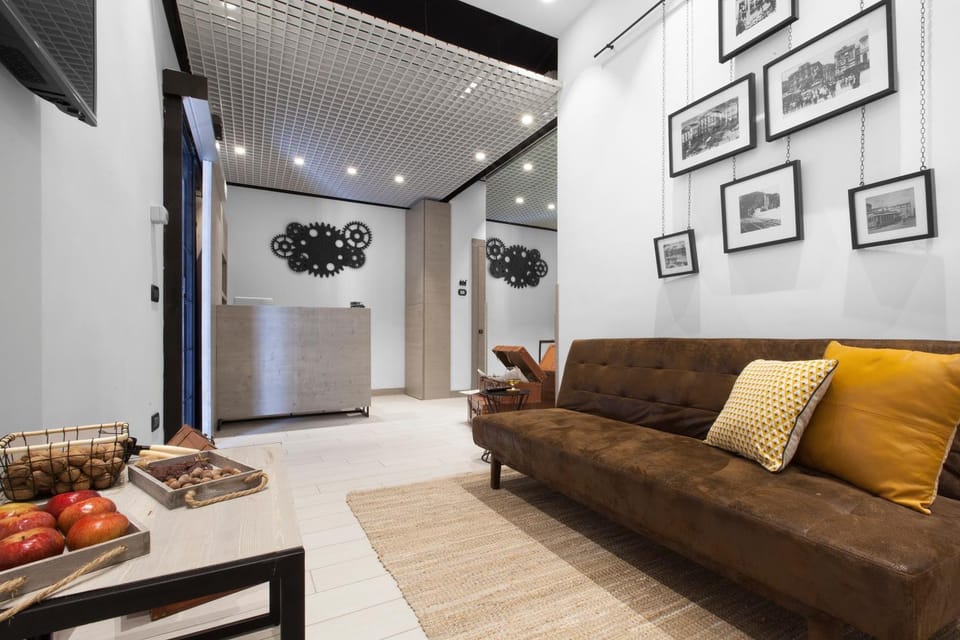 Communal lounge/ TV room