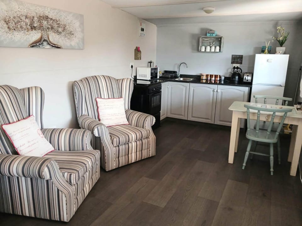 Little Camelot Chalet in Western Cape