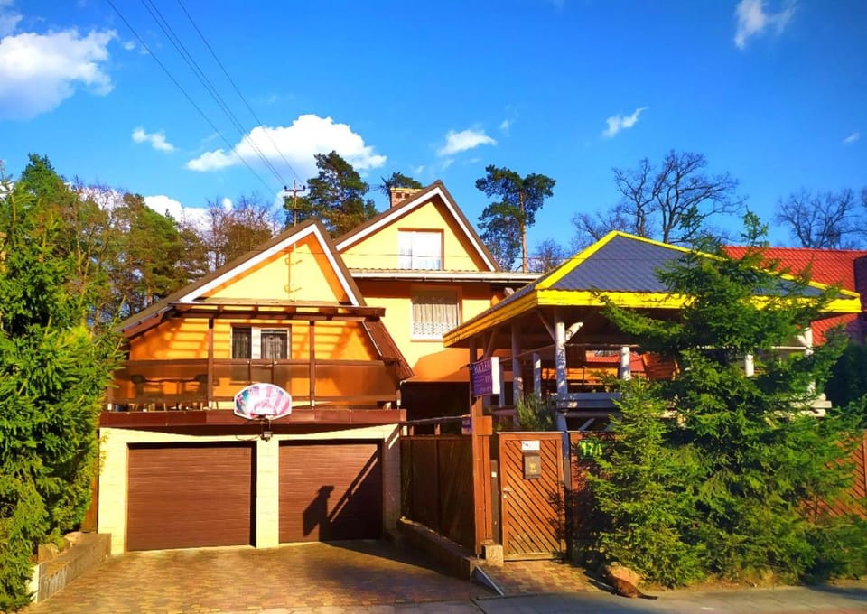 Property building, Day