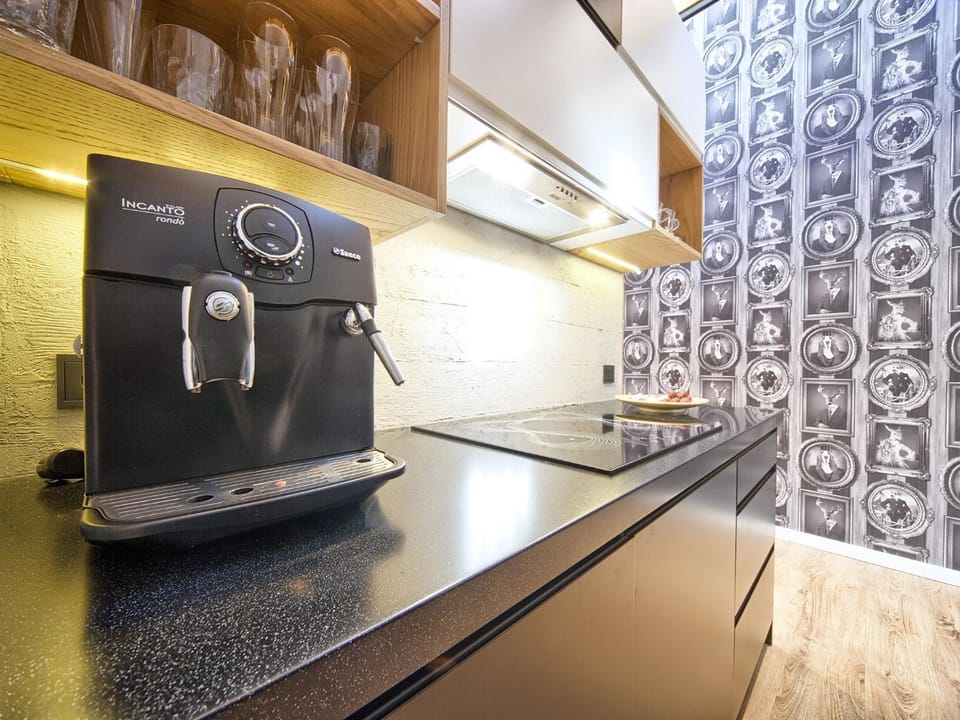 Coffee/tea facilities, Kitchen or kitchenette, Living room, Decorative detail