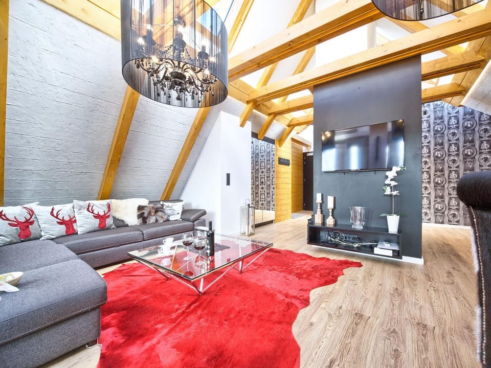 TV and multimedia, Living room, Photo of the whole room, Decorative detail, Seating area
