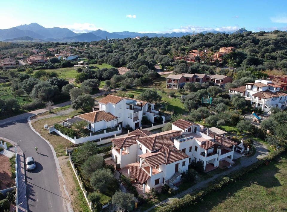 Property building, Facade/entrance, Bird's eye view, View (from property/room), City view, Garden view, Landmark view, Mountain view, Street view