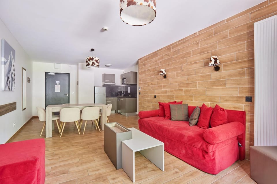 Kitchen or kitchenette, Living room, Dining area
