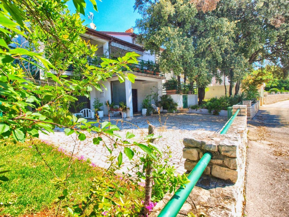 Apartments Evelina 1057 Apartment in Pula