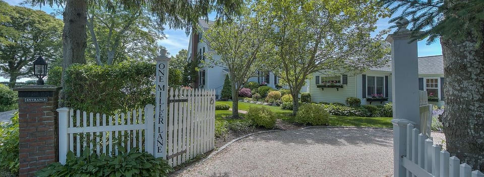 Harbor Knoll Bed and Breakfast Bed and Breakfast in Greenport