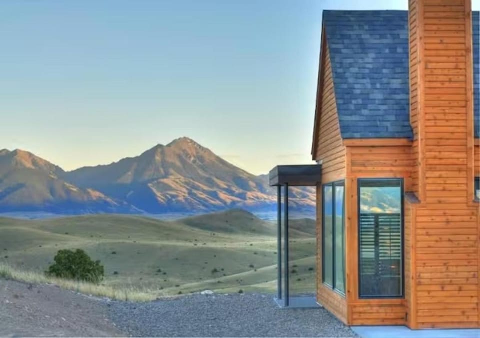 Property building, Natural landscape, Mountain view