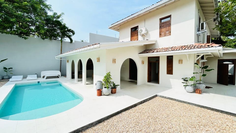 Property building, Garden, Garden view, Pool view, Swimming pool, Swimming pool, sunbed