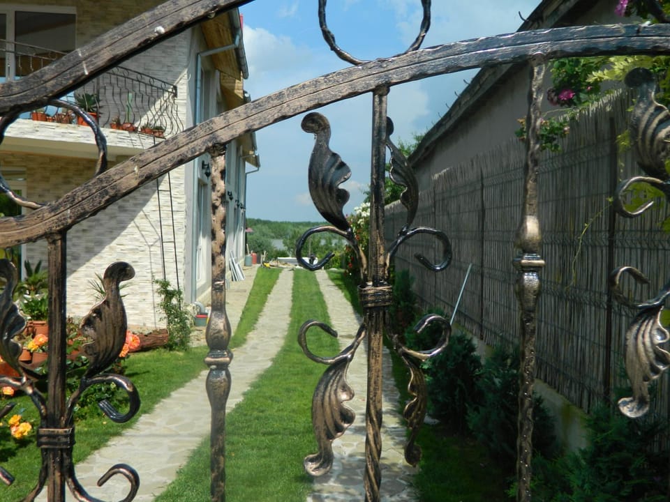 Pensiunea Casa Cornelia Mahmudia Bed and Breakfast in Romania