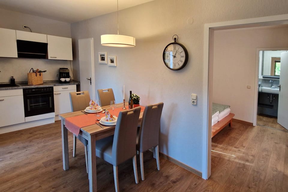 Bedroom, kitchen