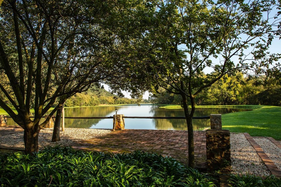 Nearby landmark, Day, Natural landscape, Garden, Garden view, Lake view