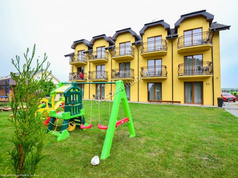 Property building, Spring, Day, Natural landscape, Children play ground, Garden, Floor plan, Evening entertainment, Garden view